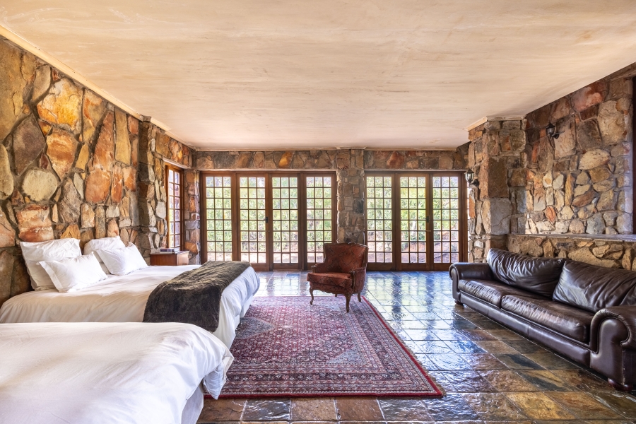 5 Bedroom Property for Sale in Uitenhage Rural Eastern Cape